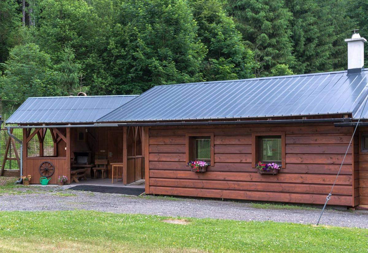 Nueva cabaña cerca del parque de ciervos Velké Karlovice