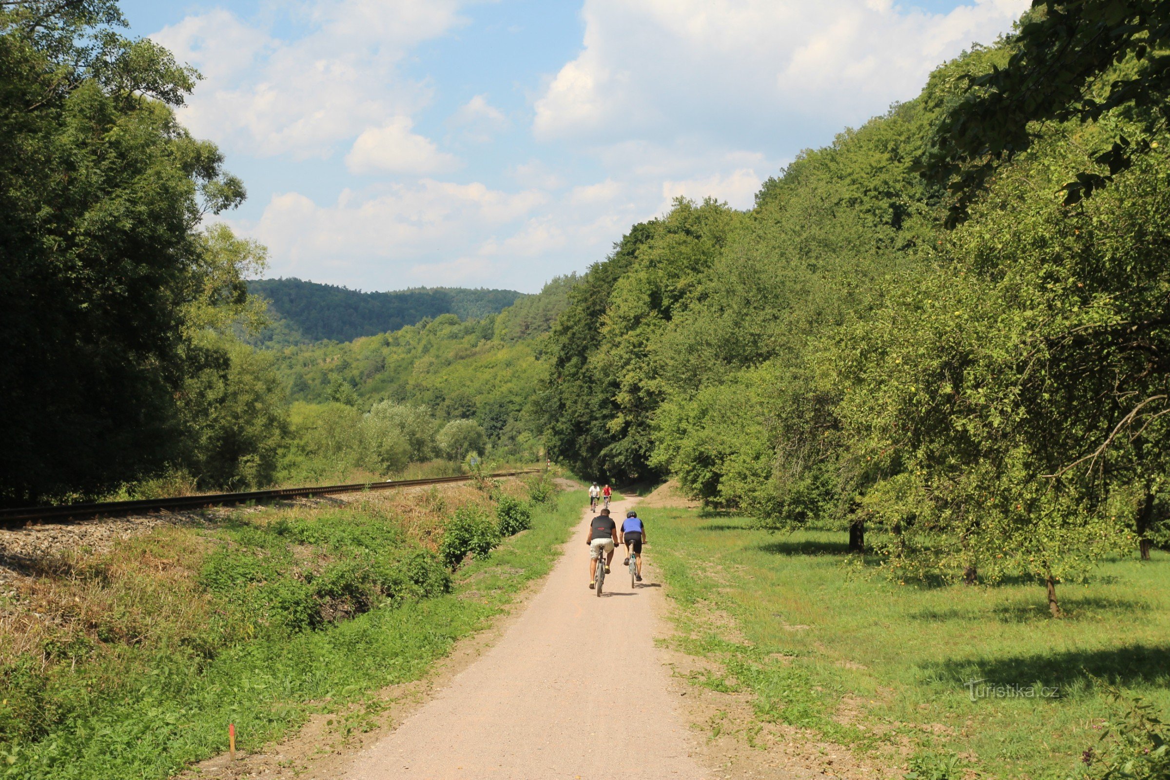 Neuer Radweg auf dem Kataster des Dorfes Borač