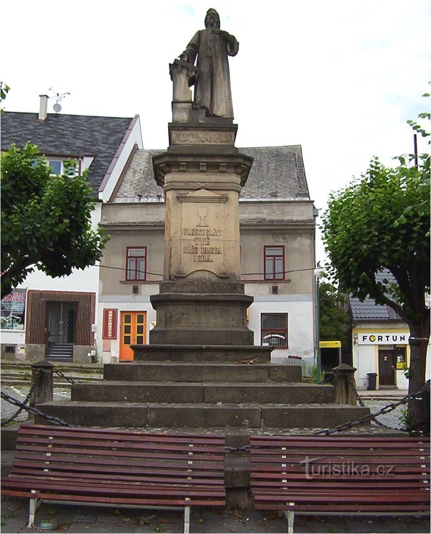 Nová Paka-Husův pomník-Foto-Ulrych Mir.