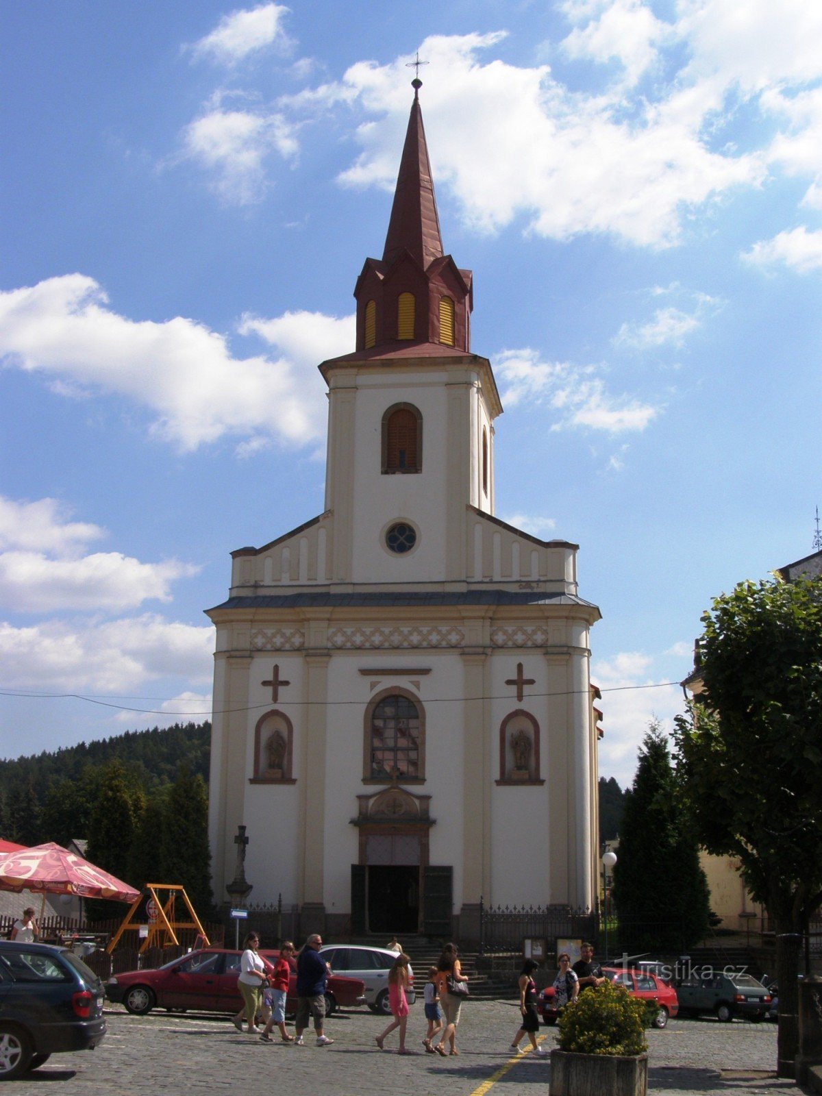 Nová Paka - iglesia de St. Nicolás