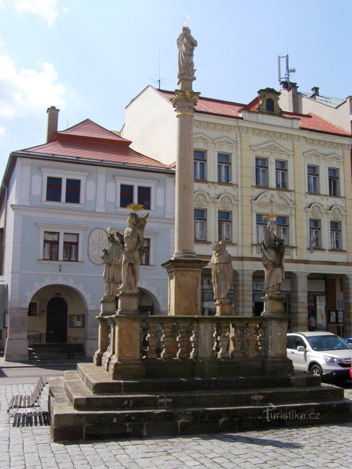 Nová Paka - TG Masaryk Square, en uppsättning monument