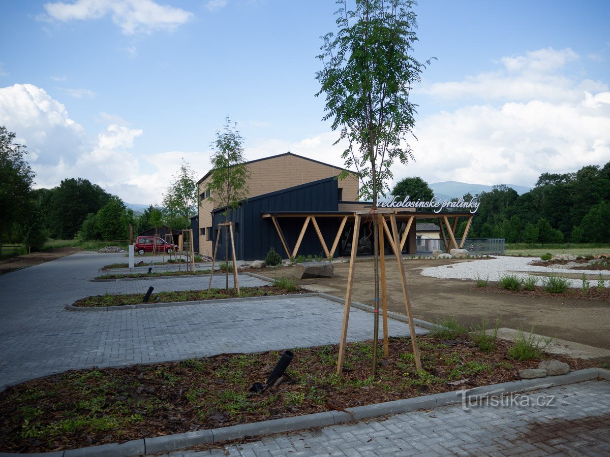 Die neue Pralinenfabrik steht kurz vor der Fertigstellung