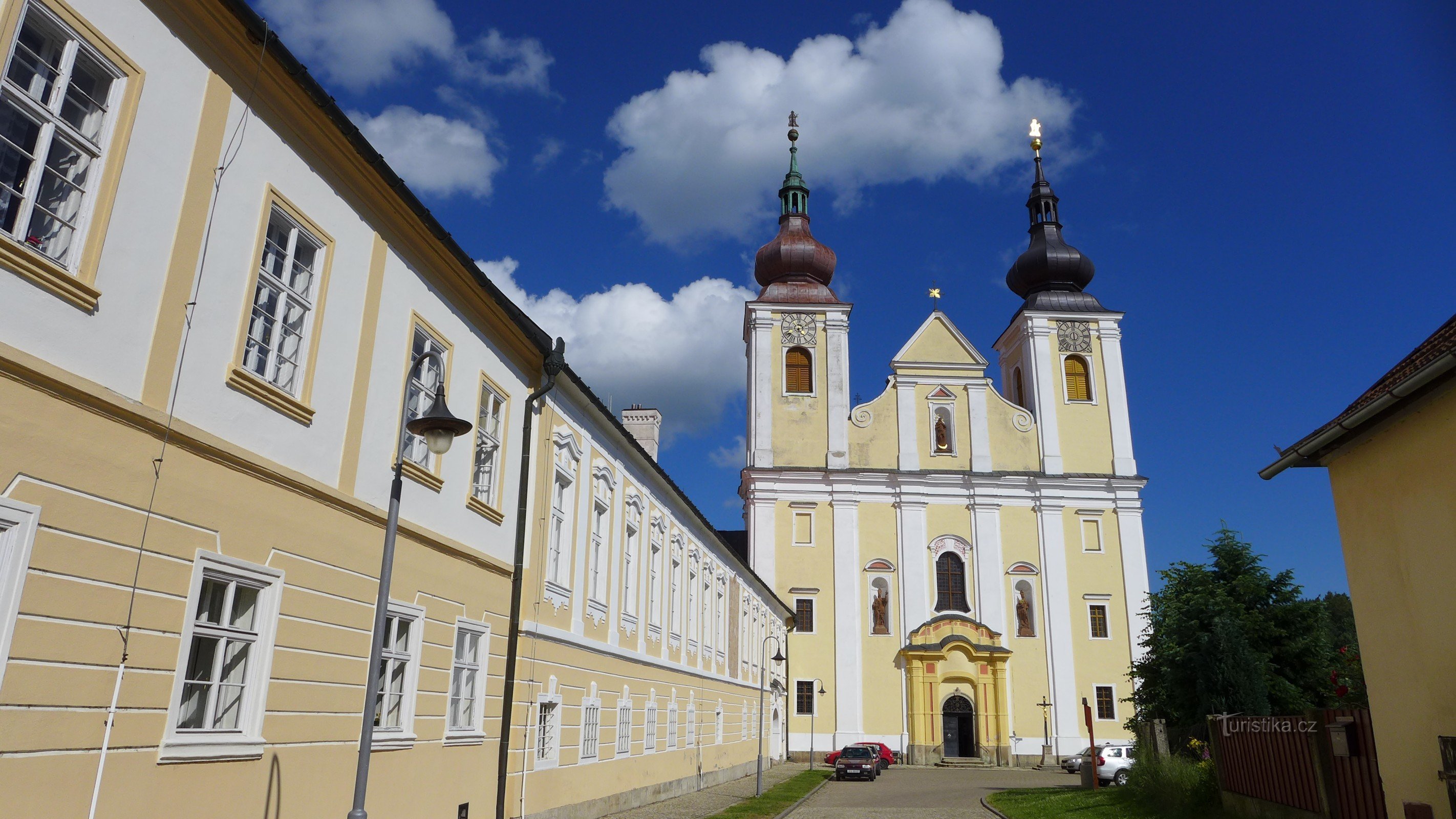 Nová Říše - kostel sv. Petra a Pavla