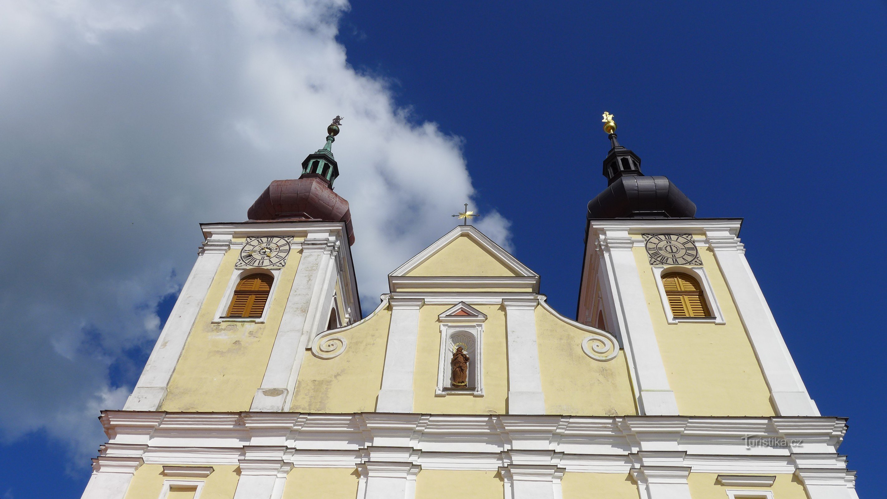 Imperiul Nou - Biserica Sf. Petru și Pavel