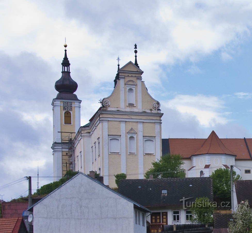 Novo Império - igreja da abadia de St. Pedro e Paulo