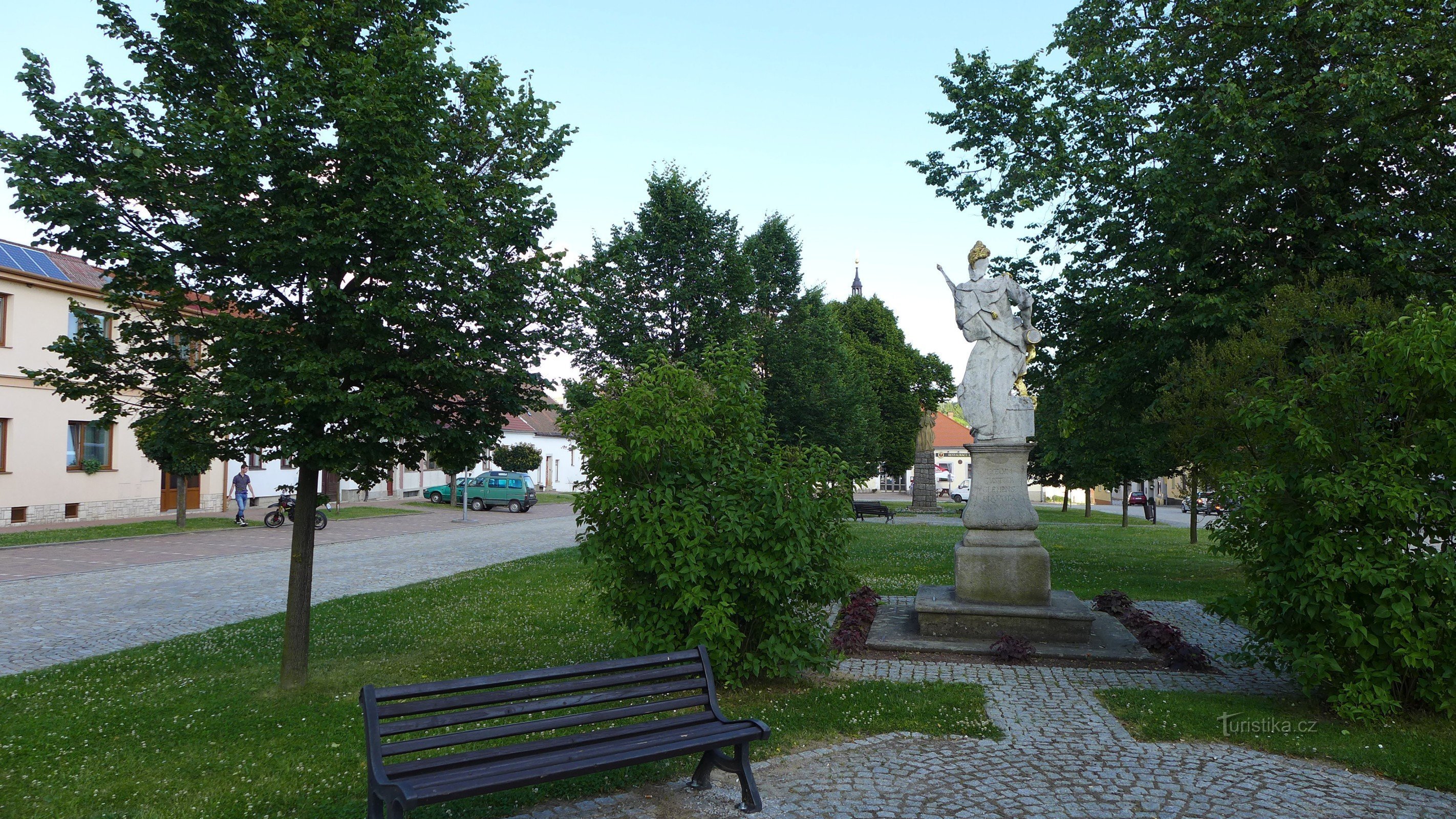 Nuevo Imperio - estatua de St. Floriana