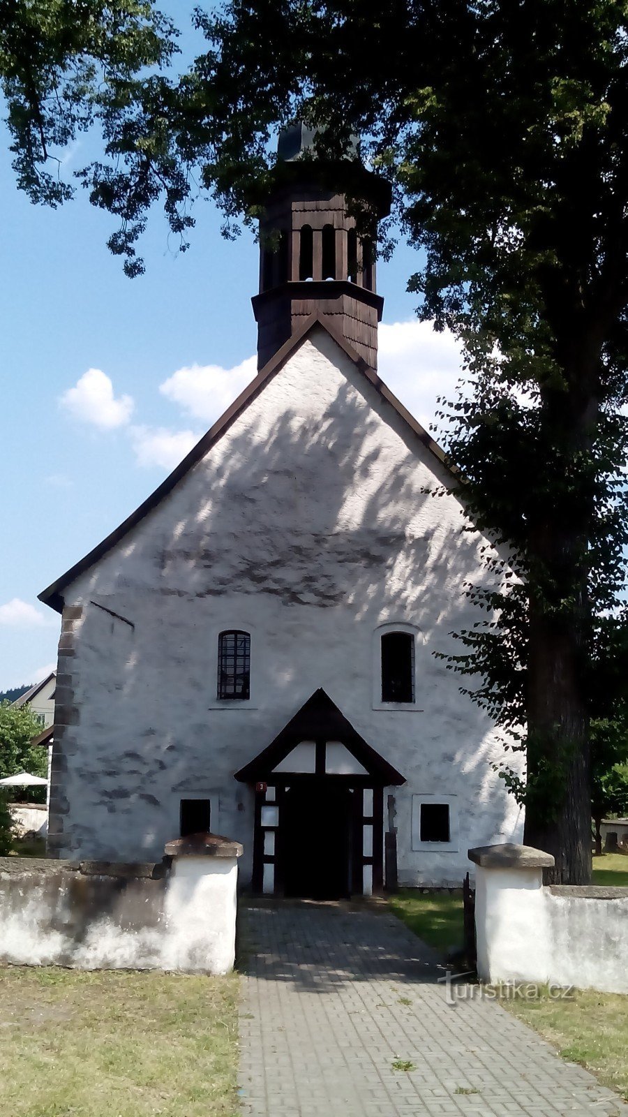 Nová Role - kostel sv. Archanděla Michala