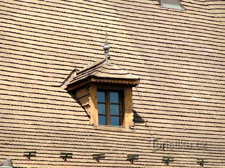 Nové Hrady, detail šindelové střechy