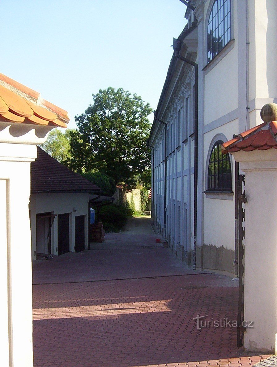 Nové Hrady - Samostan Božjega usmiljenja - vzhodna fasada - Foto: Ulrych Mir.