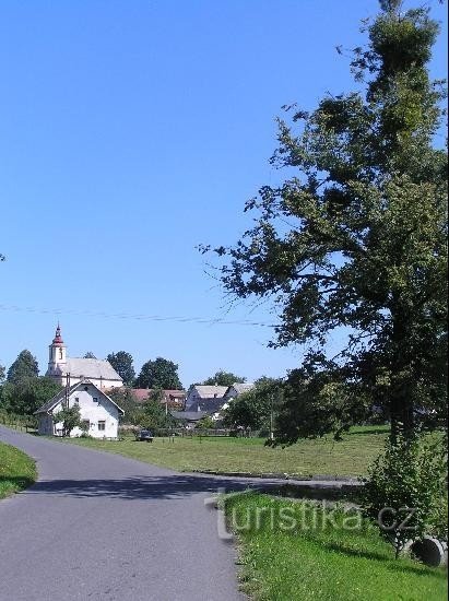 Nové Lublice: Άποψη τμήματος του χωριού, προς το Kružberk