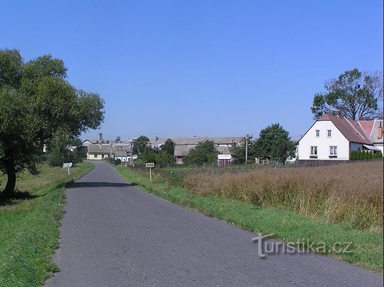 Nové Lublice: Vista del pueblo, desde la dirección de Moravice