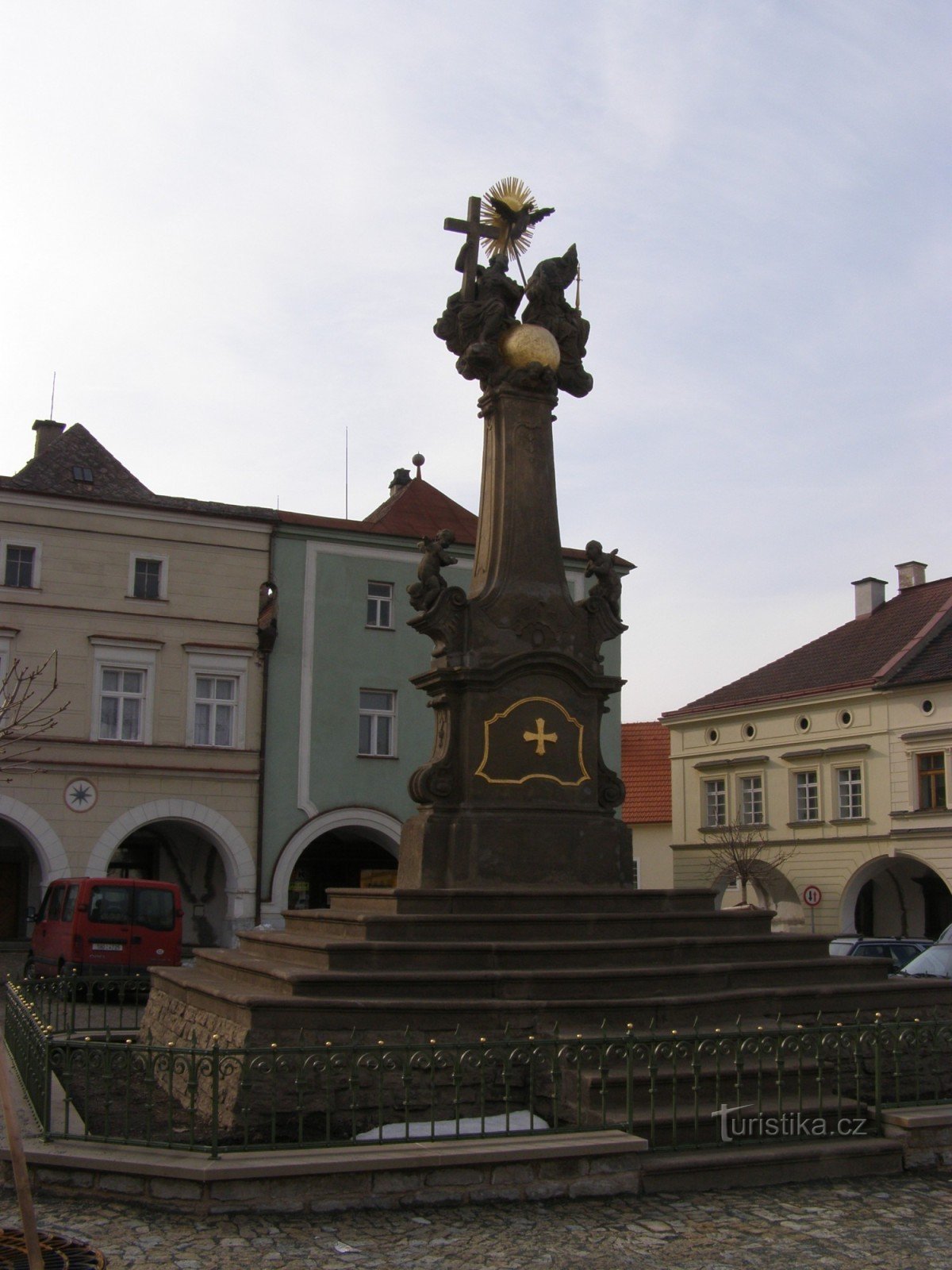 Nové Město nad Metují - Szentháromság szobor