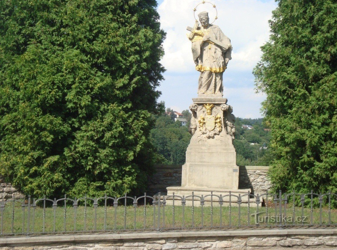 Nové Město nad Metují-U Zázvorky-statue of St. John of Nepomuck from 1709 - Photo: Ulrych Mir.