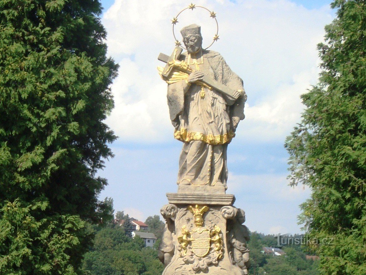Nové Město nad Metují-U Zázvorky-statyn av St. Johannes av Nepomuck från 1709 - Foto: Ulrych Mir.