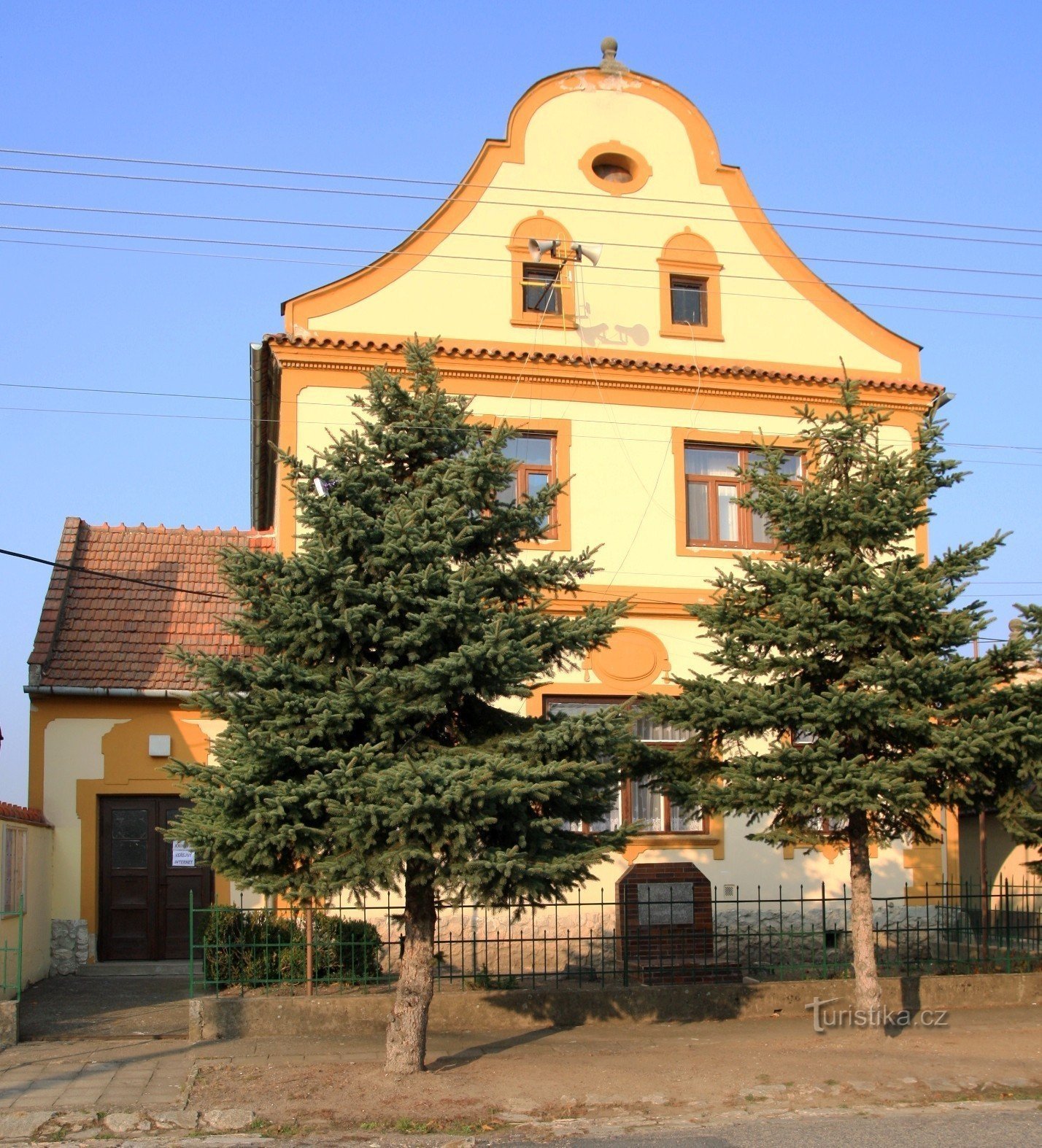 Nové Mlýny - baroque house in the village