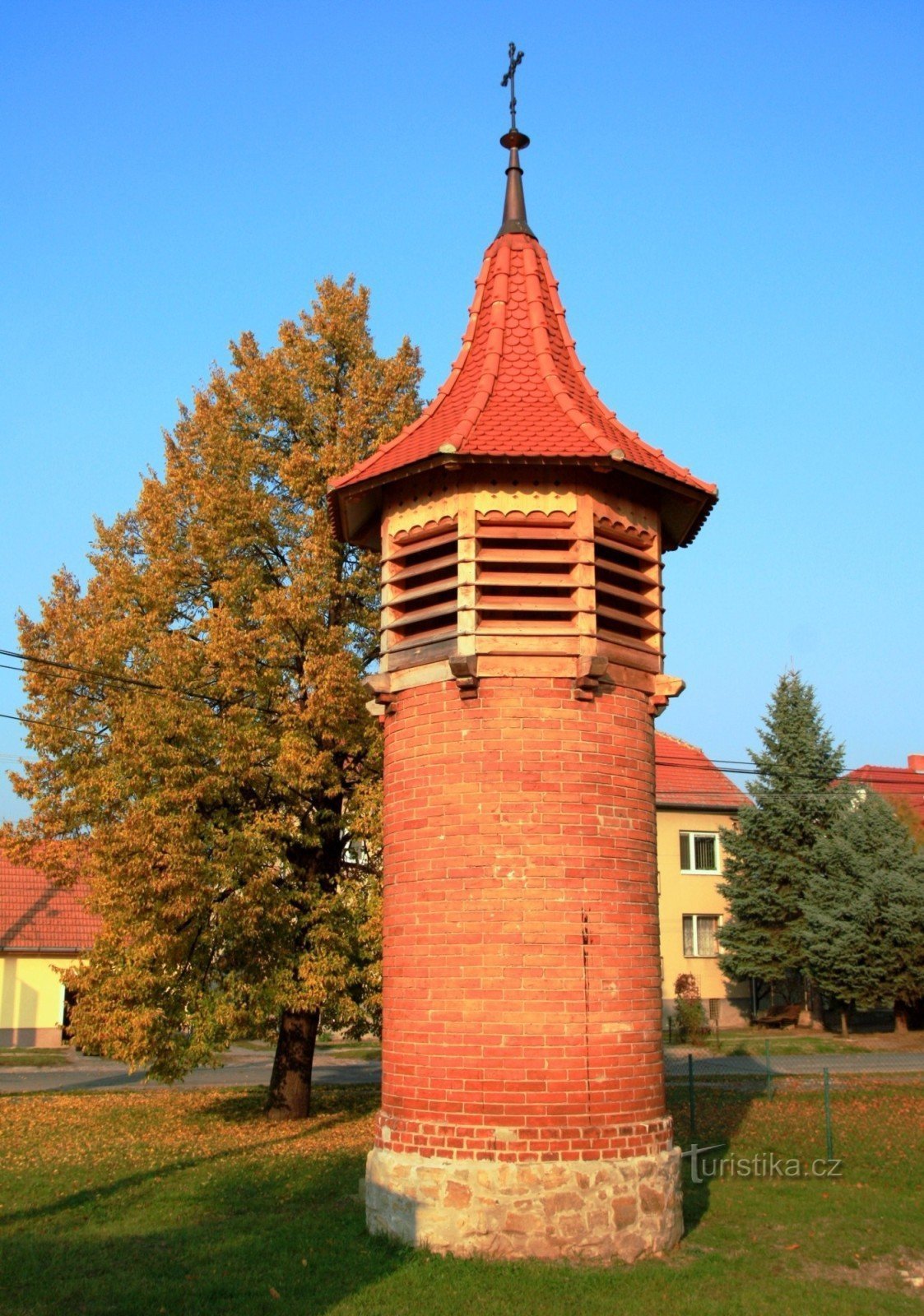 Nové Mlýny - klokkentoren in het dorp