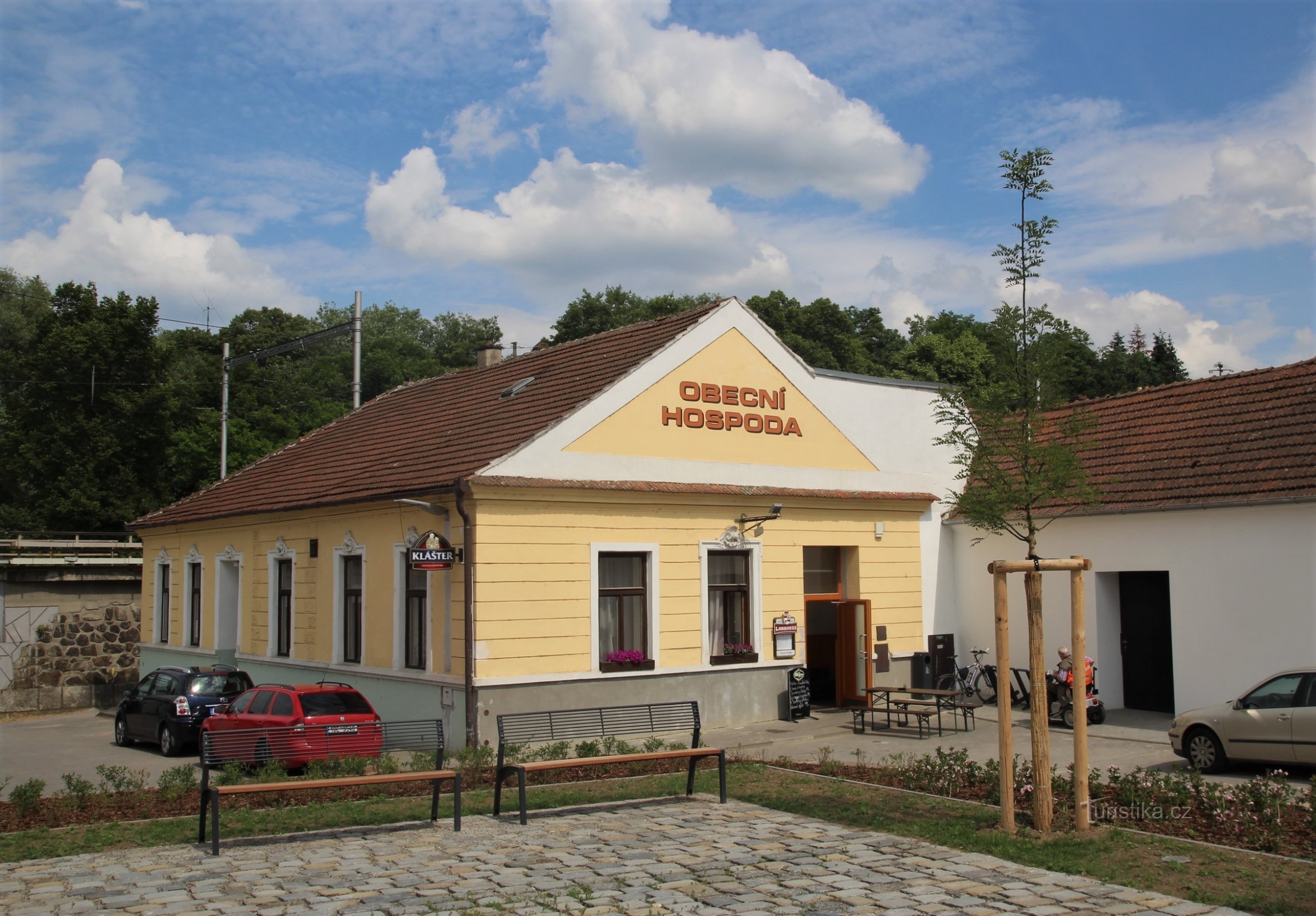 Nově opravená Obecní hospoda