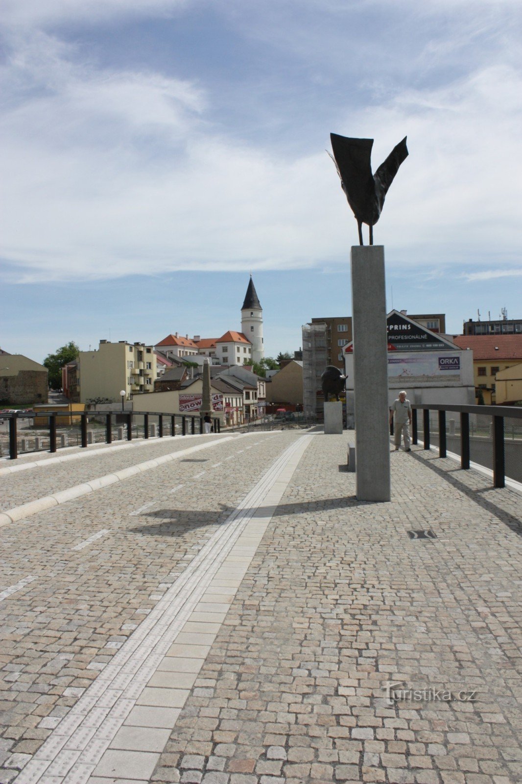 A recém-construída ponte Tyrš em Přerov