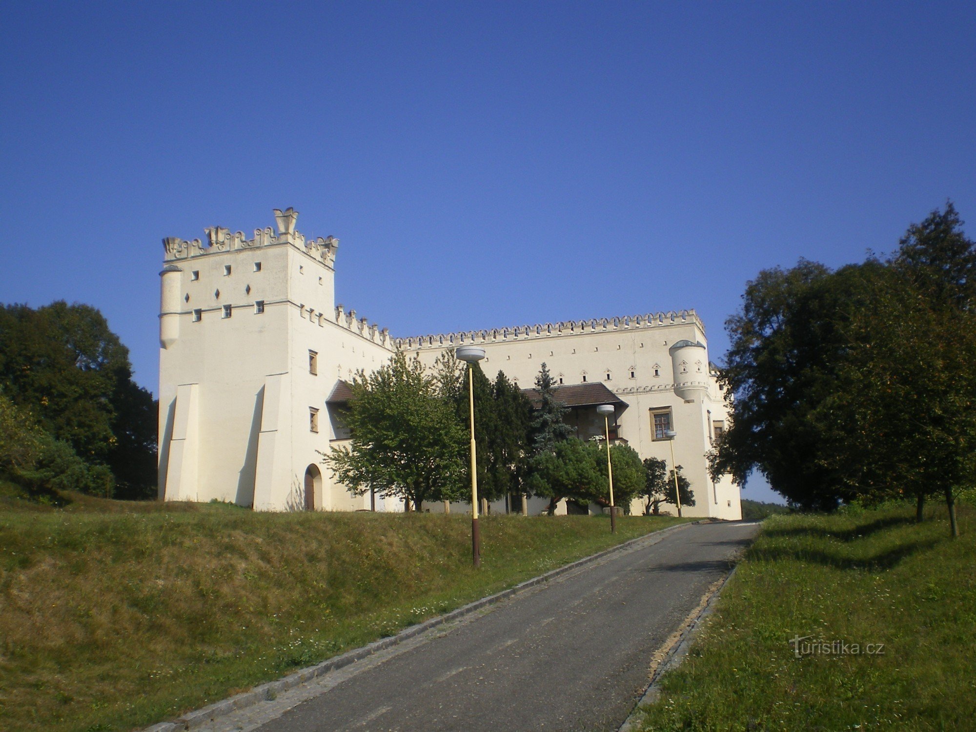 Nya slott i Nesovice