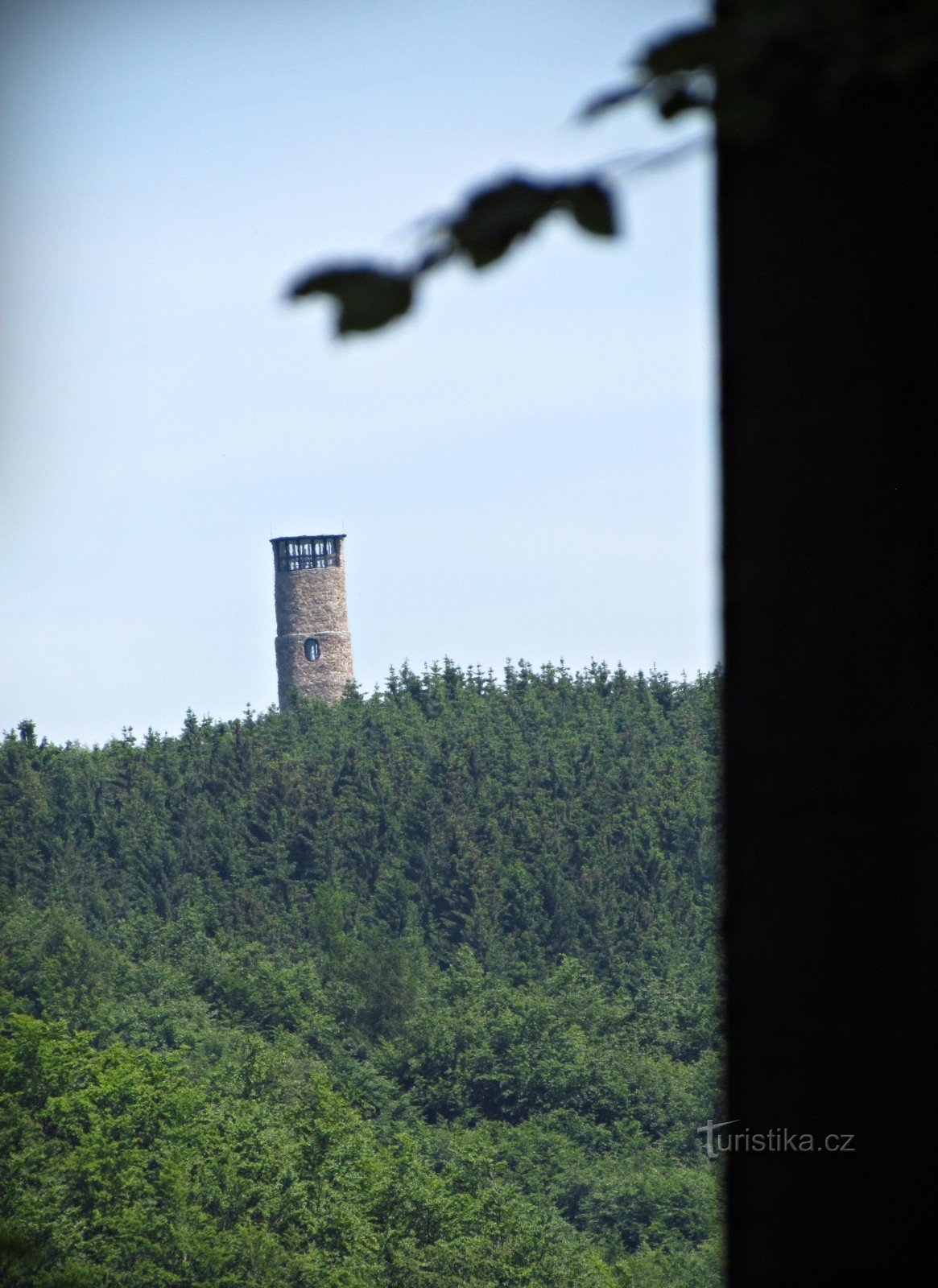 moderne kasteeltoren op Brdo - op St. van Vlčák