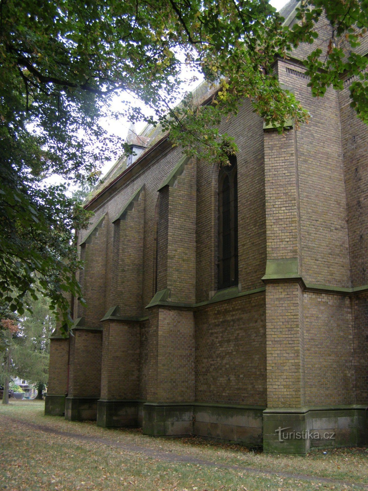 Nový Bydžov - iglesia de la Virgen María de los Siete Dolores