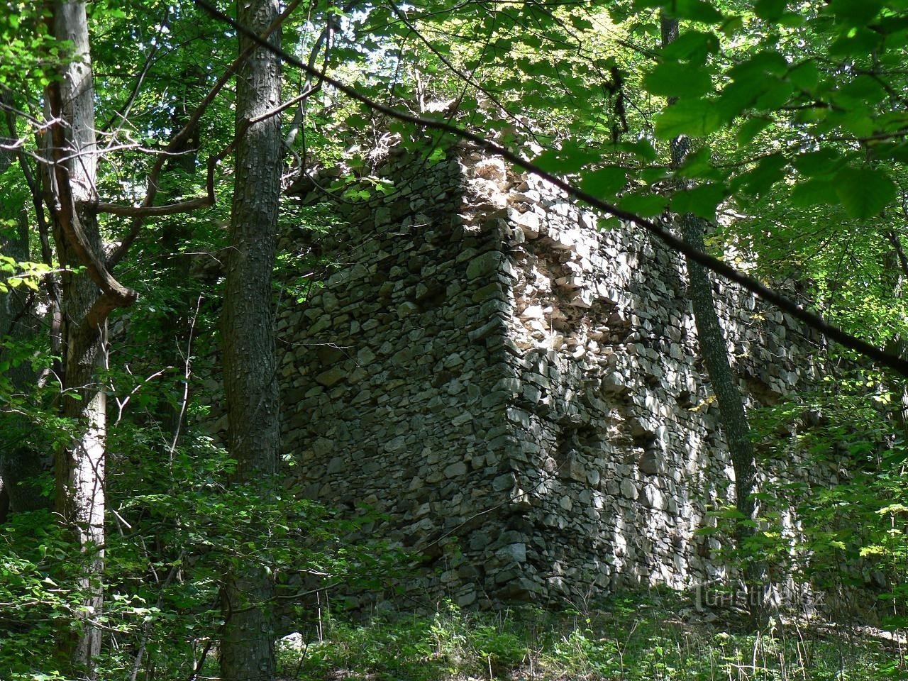 Nový Herštejn, a falak egy része