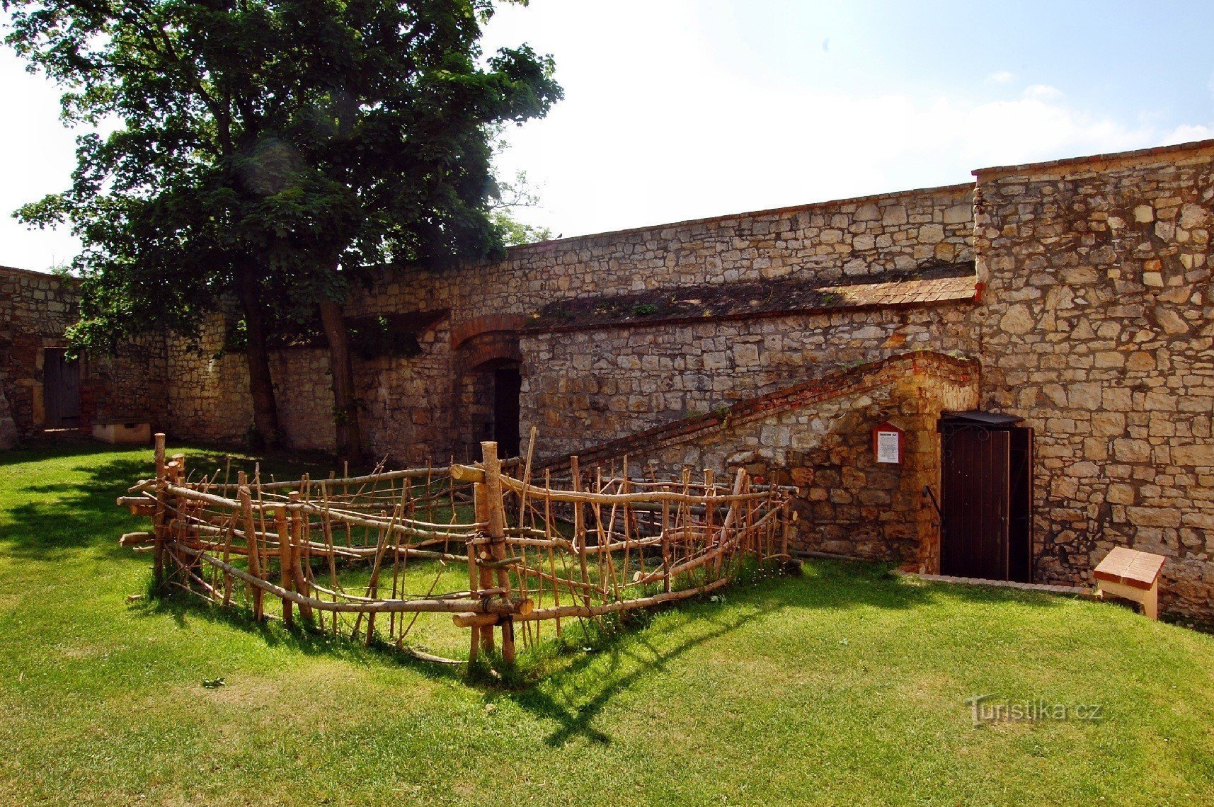 Nouveau château près de Jimlín