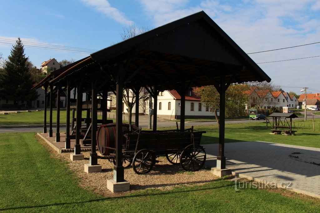 Nouveau Šaldorf, abri avec expositions