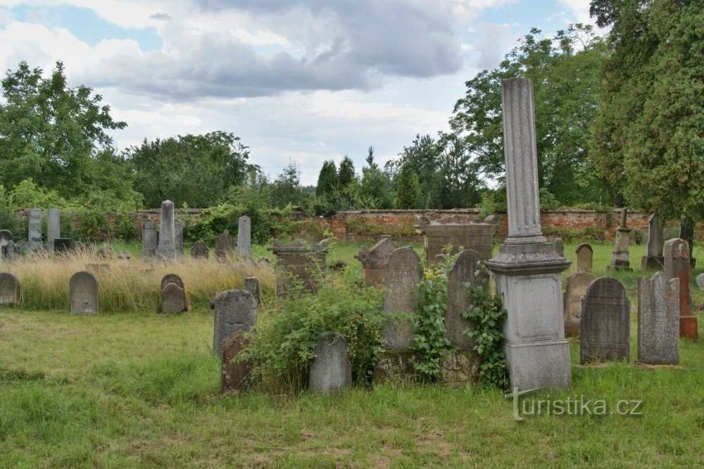 nový židovský hřbitov v Tovačově