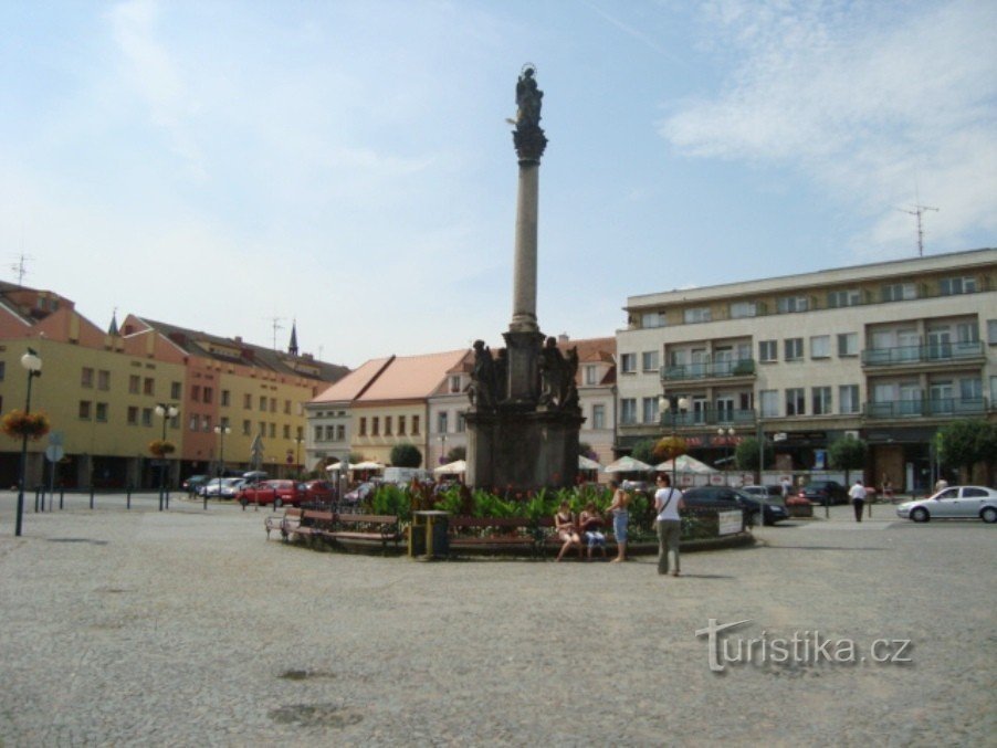 Nymburk-Náměstí Přemyslovců-Mariánský sloup-Foto:Ulrych Mir.