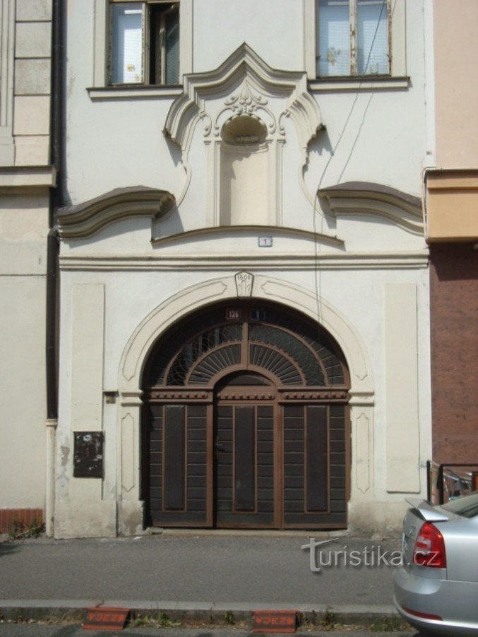 Nymburk-Přemyslovců-Platz-Morzin-Palast von 1560-Apotheken-Barockportal-Foto:U