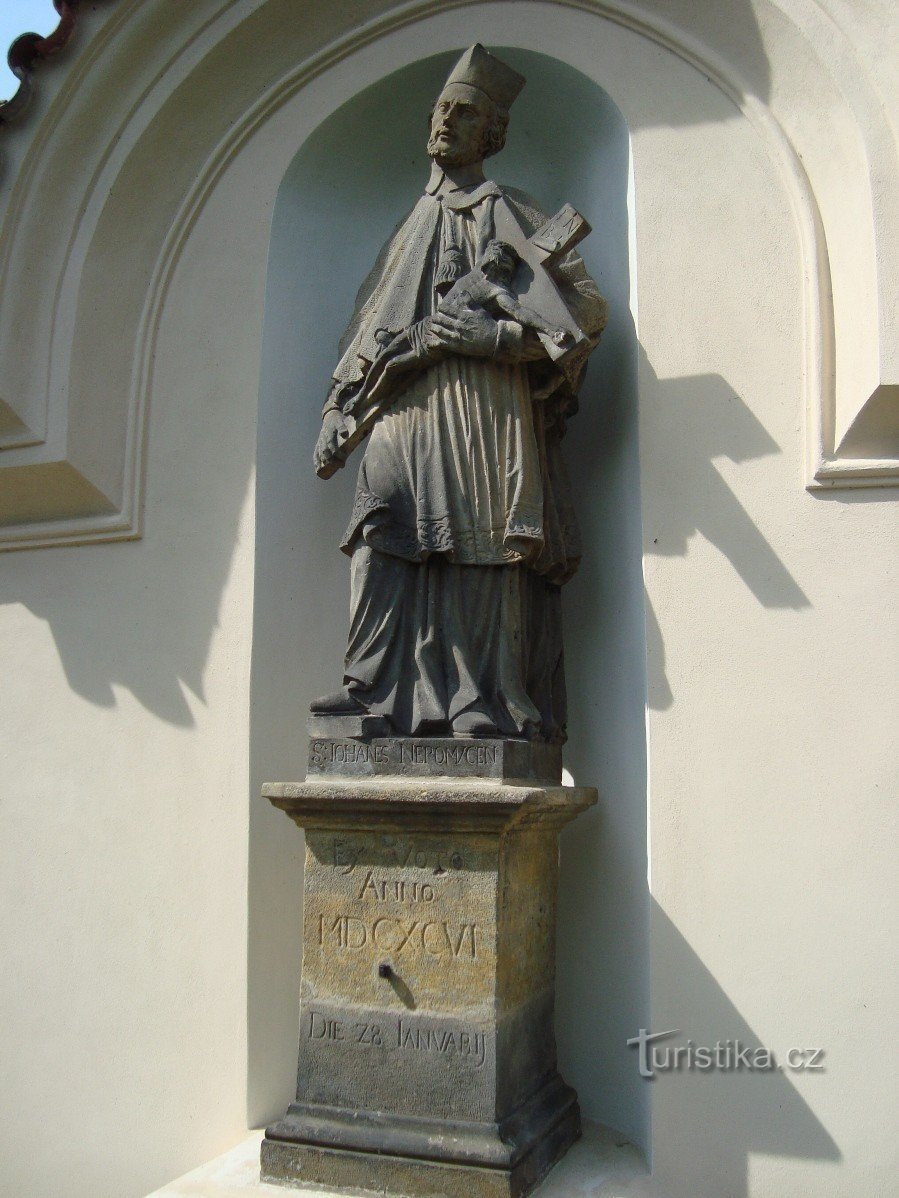 Nymburk-statue of St. John of Nepomuk-Photo: Ulrych Mir.