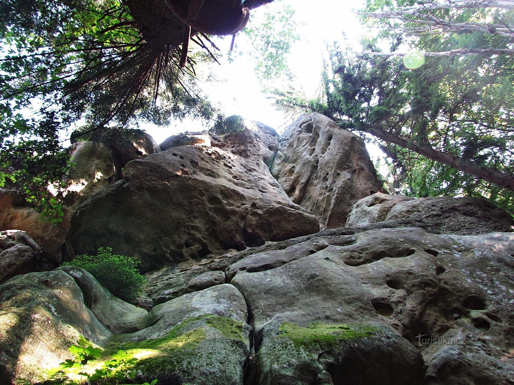 Over rotsen en mensen... of een bekentenis aan de Pulčín-rotsen