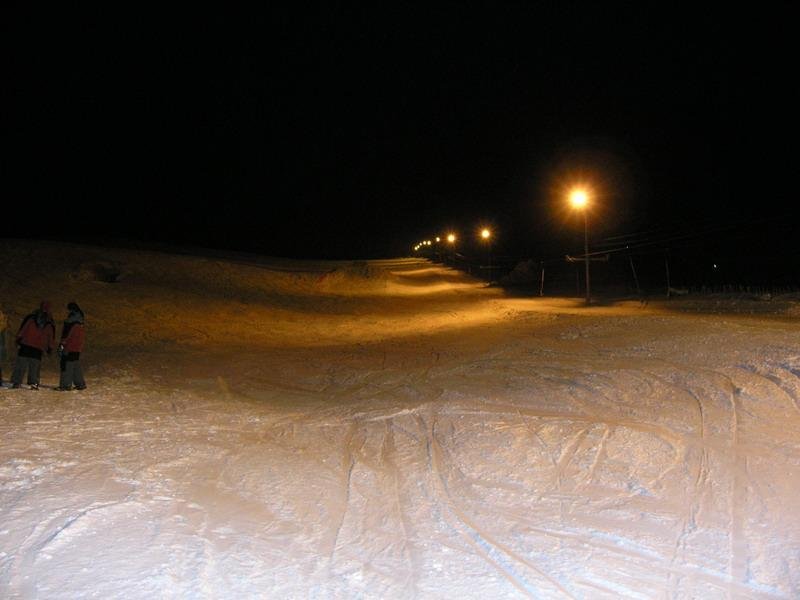 Ốc đảo trượt tuyết buổi tối