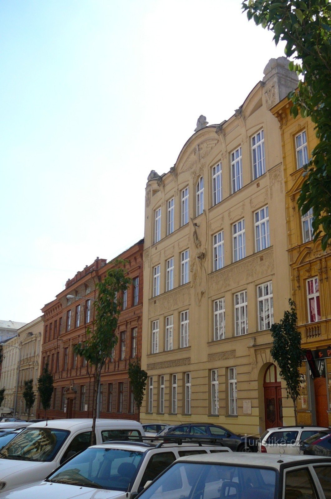 Ambas casas en la calle Jaselská, donde Jurkovič diseñó algunos de los interiores.
