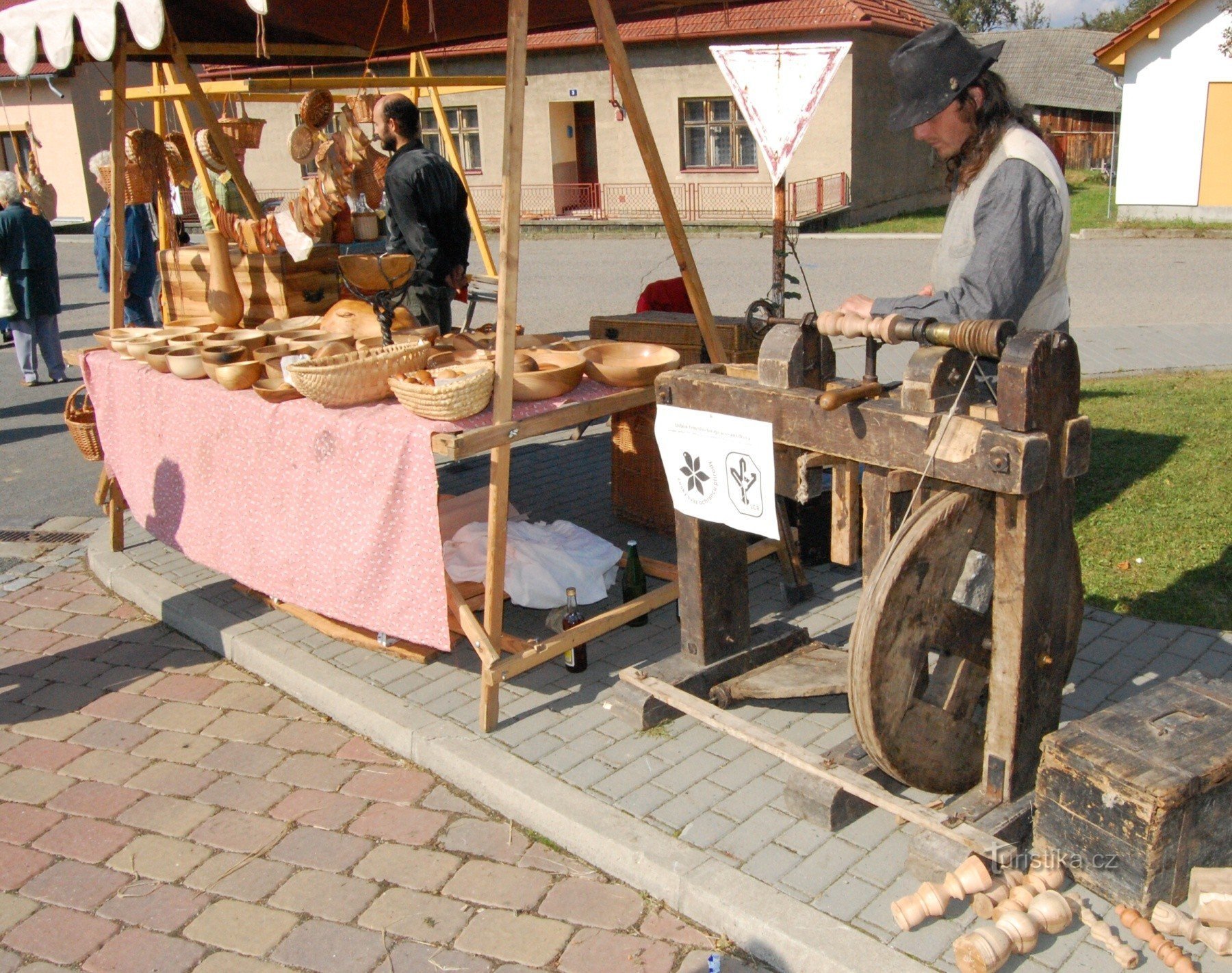 la Asociación Cívica de la Tradición de los Cárpatos Blancos; www.tradicebk.cz