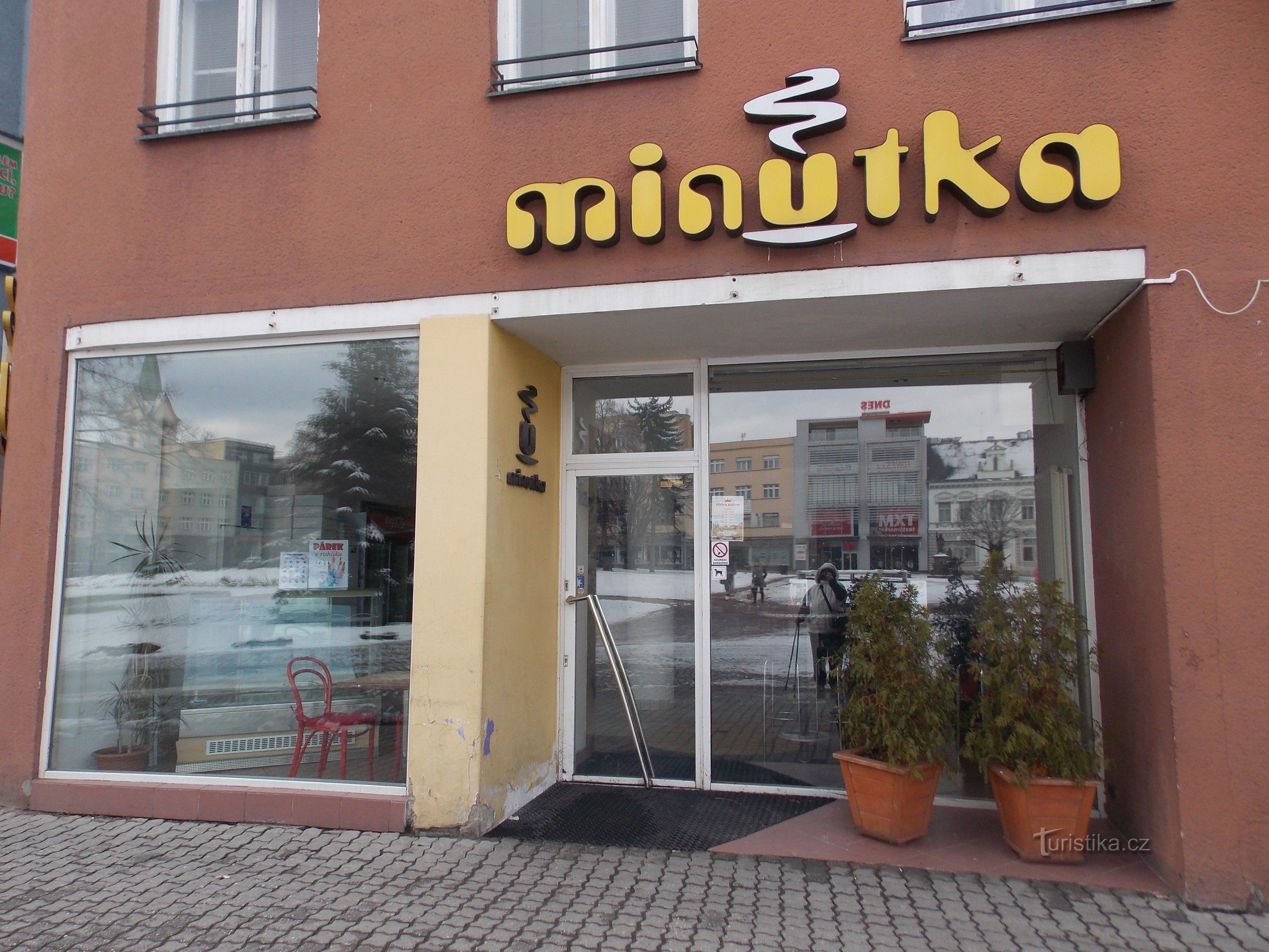 軽食 Minutka on náměstí Míru in Zlín