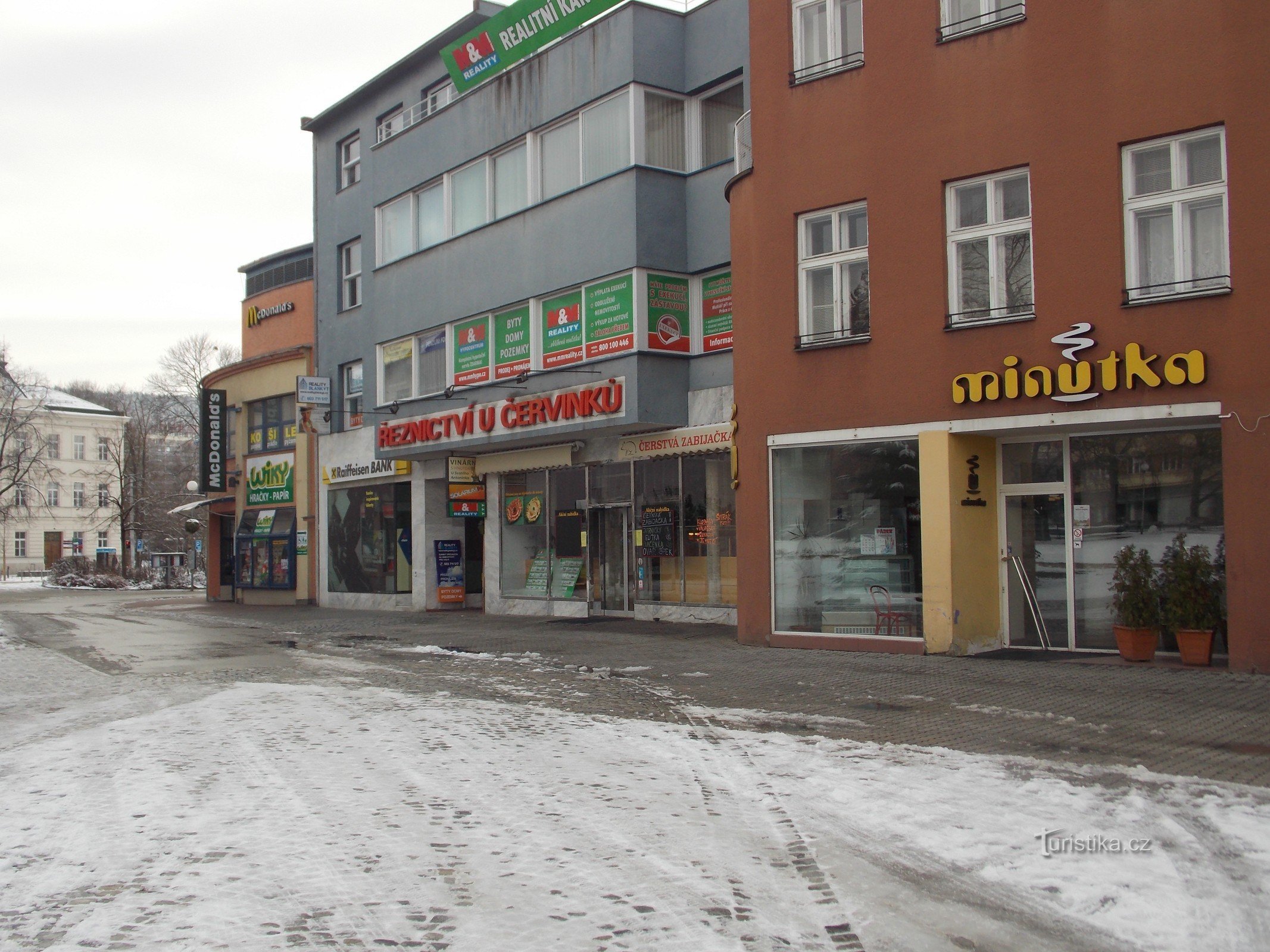 軽食 Minutka on náměstí Míru in Zlín