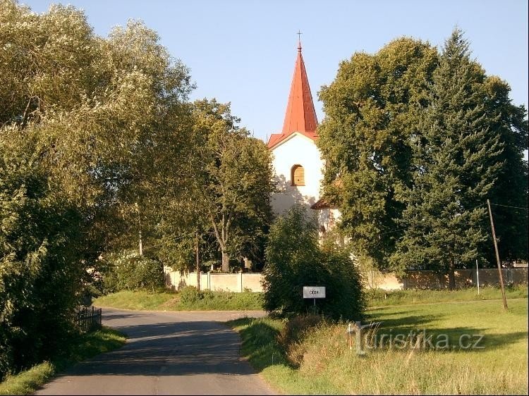 Číčov landsby: landsbyen fra nord, fra vej nr. 2147
