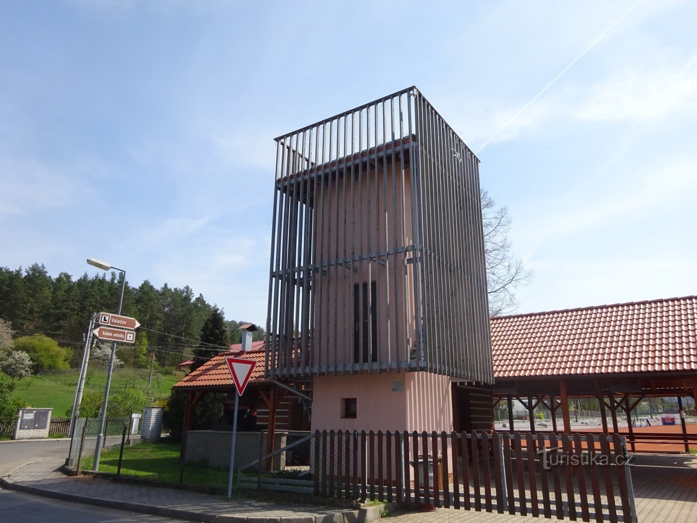 Das Dorf Dneboh und ein interessanter Aussichtsturm