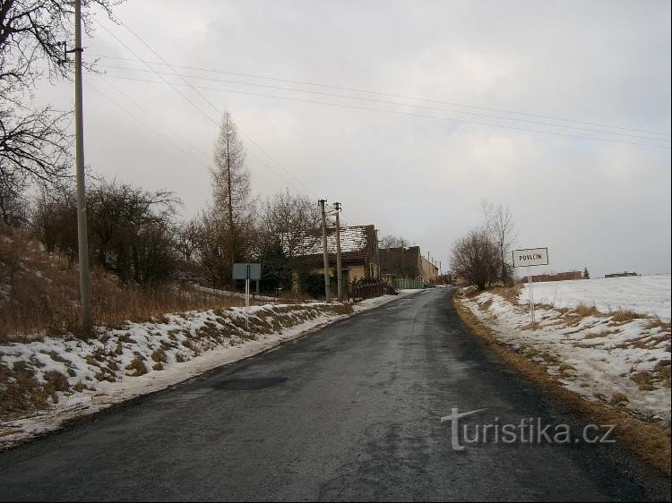 Деревня Повлчин с востока