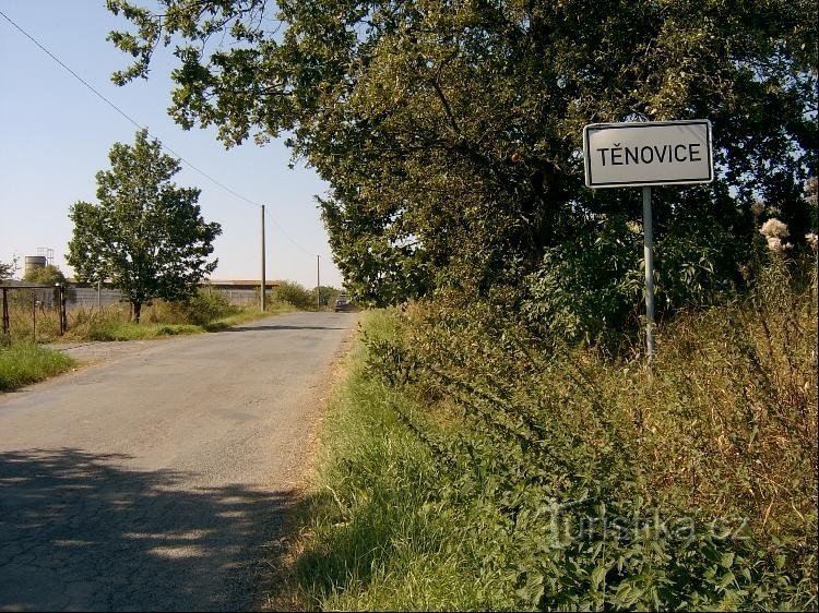 Těnovice község: település északkeletről