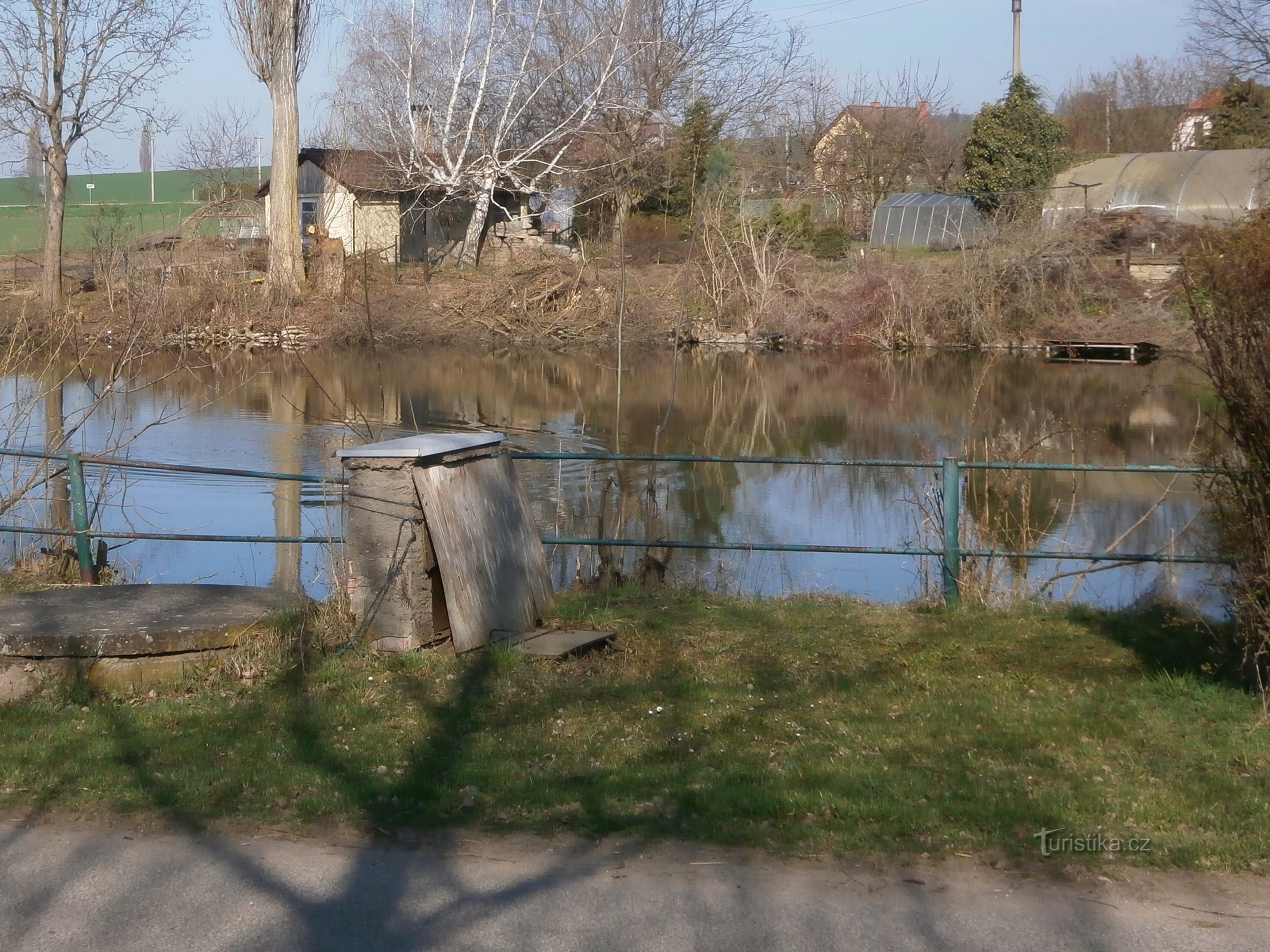 Municipal pond (Rozběřice, 31.3.2017 August XNUMX)