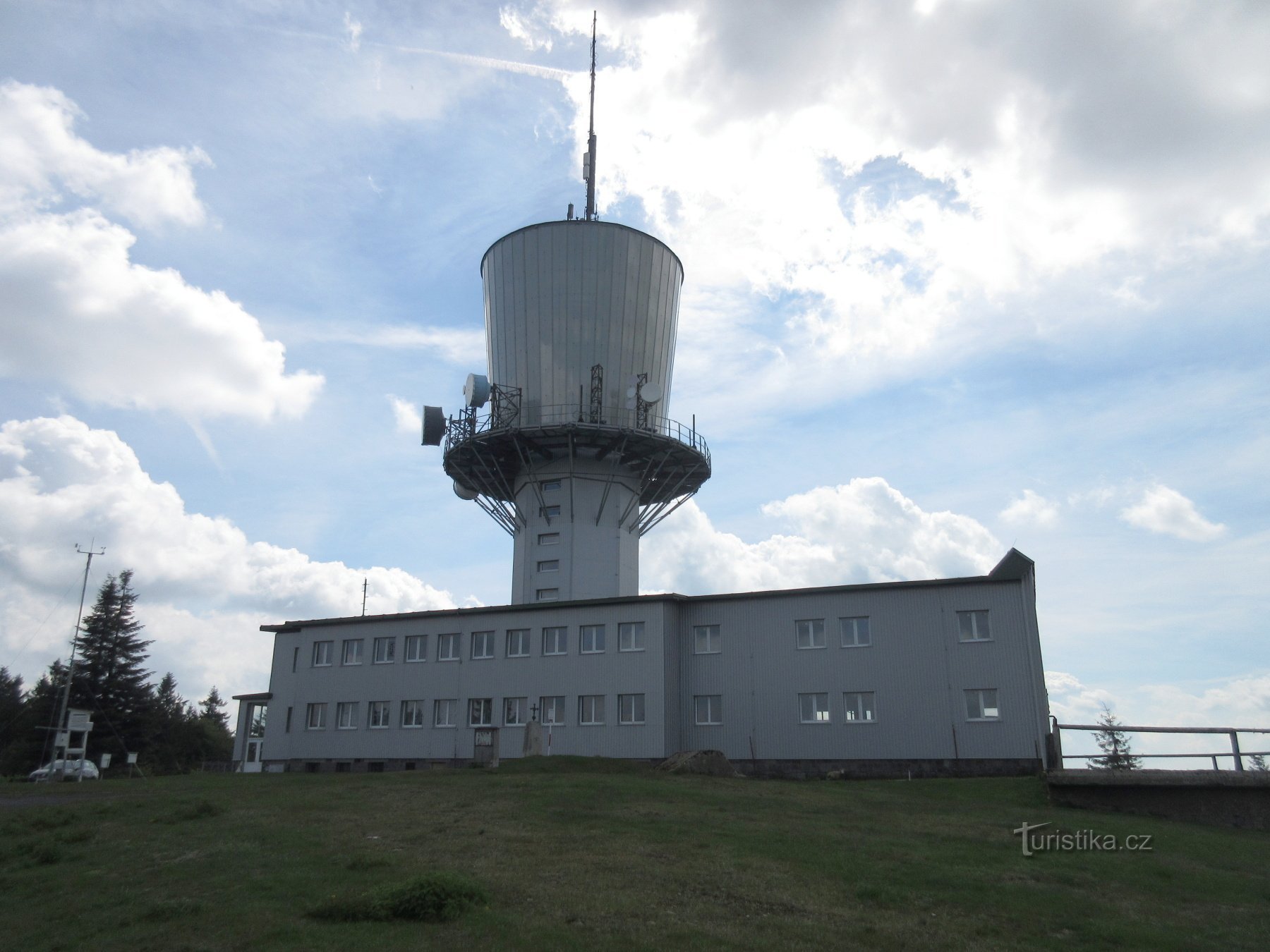 Het gebouw in Dyleni