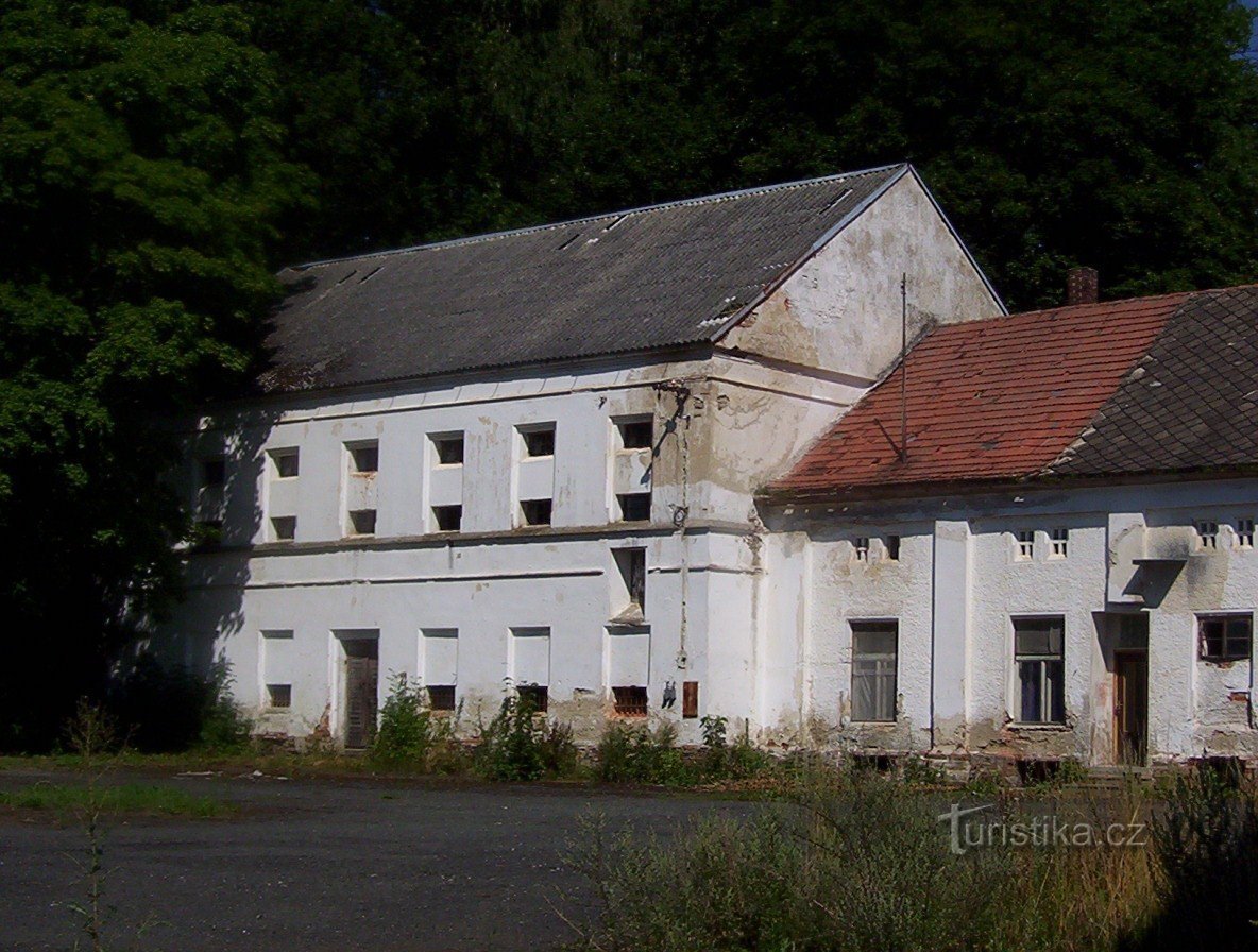 Oblajovice-城堡房屋建筑-照片：Ulrych Mir。