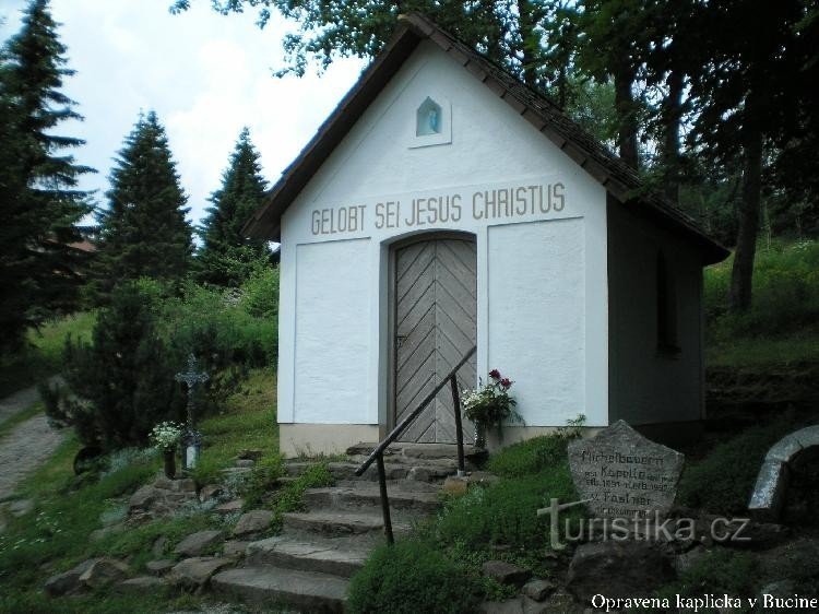 Odrestaurowana kaplica w Bucinie