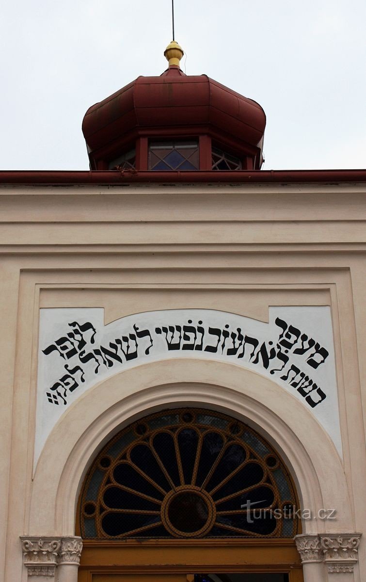 Slavnostna dvorana na judovskem pokopališču Mladá Boleslav
