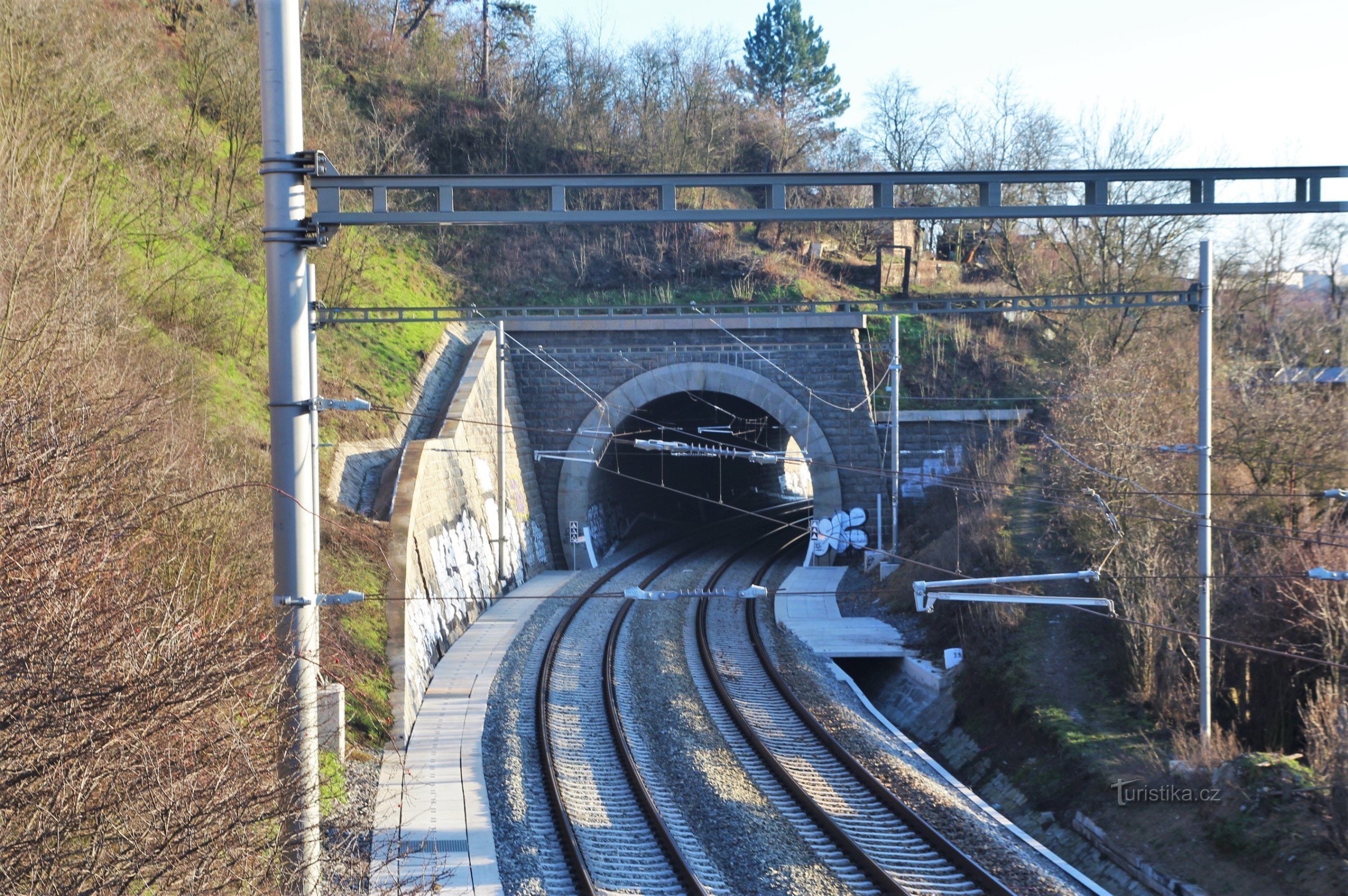 Obránsky double-track tunnel