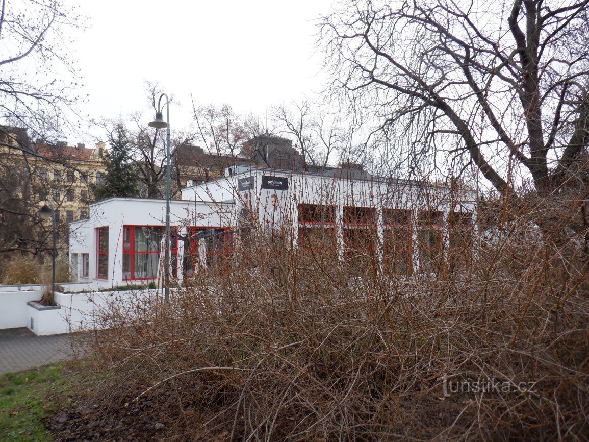 Pictures from Brno – Functionalism I - Zeman's cafe