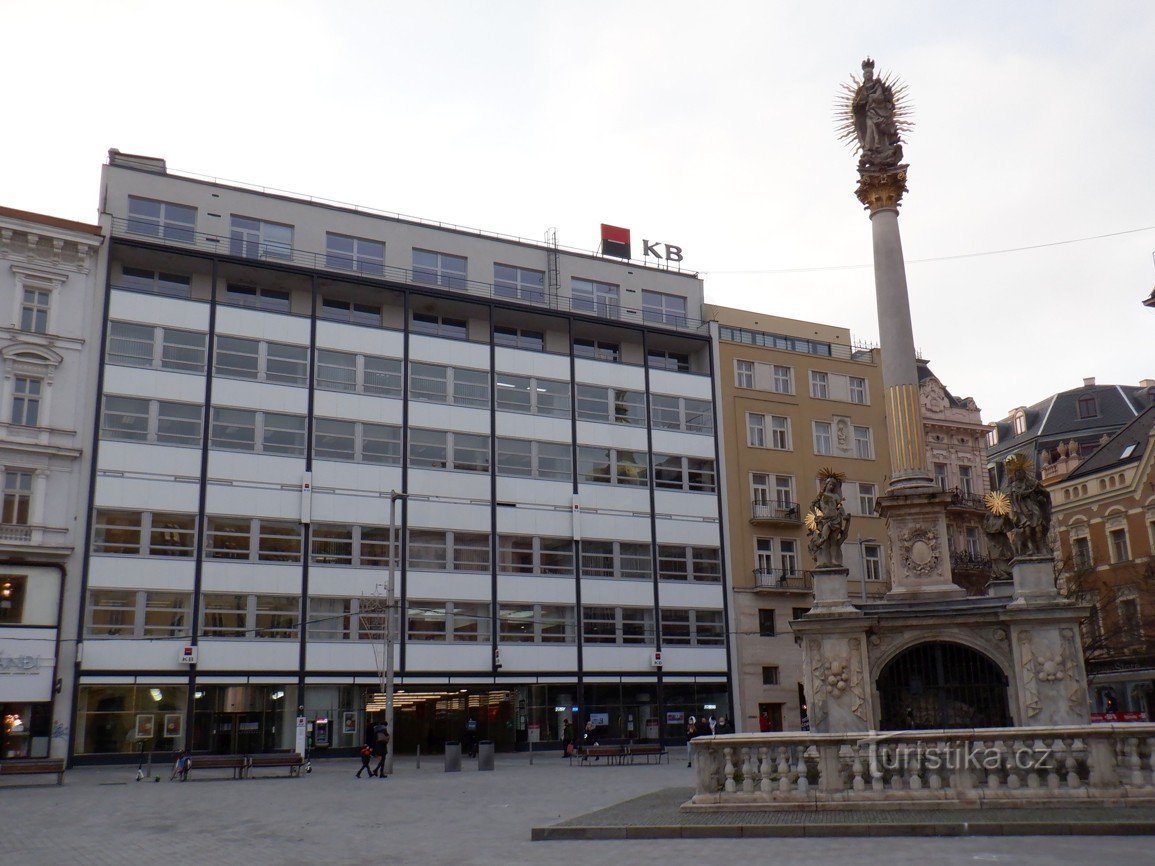 Photos de Brno – Fonctionnalisme IV – Moravská banka sur Náměstí Svobody